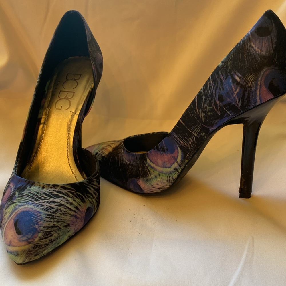 Stunning BCBG size 7 heels - Picture 2 of 10